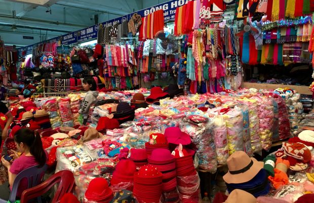 Clothes stalls in Dong Xuan Market